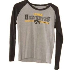 Gen Z Iowa Hawkeyes Unisex  Long‎ Sleeve Gray T-Shirt Graphic Logo (Sz 12-14)